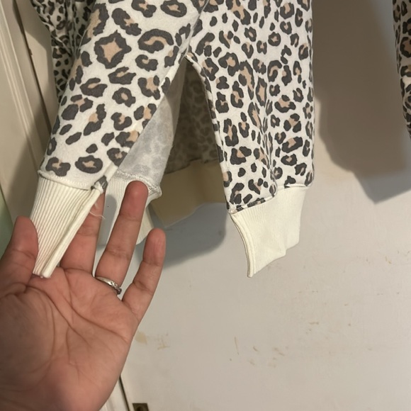 American Eagle leopard hoodie with flaw amazingly soft - Picture 5 of 6